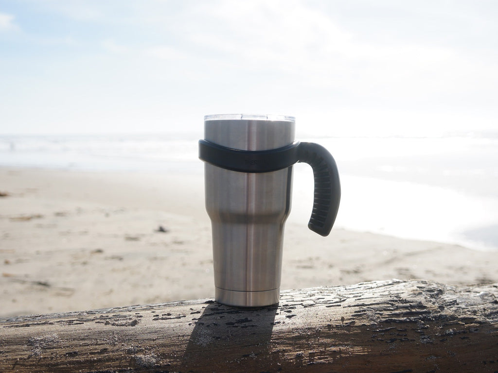 30 oz tumbler handle and cup at the beach